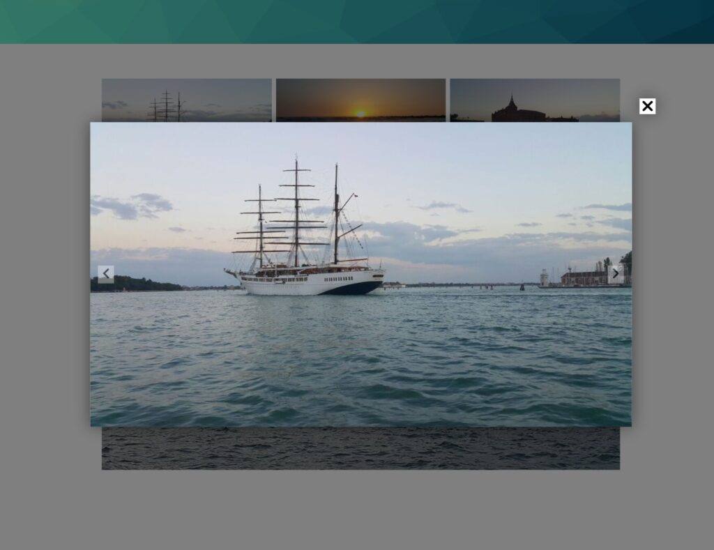 Opens WP gallery in lightbox